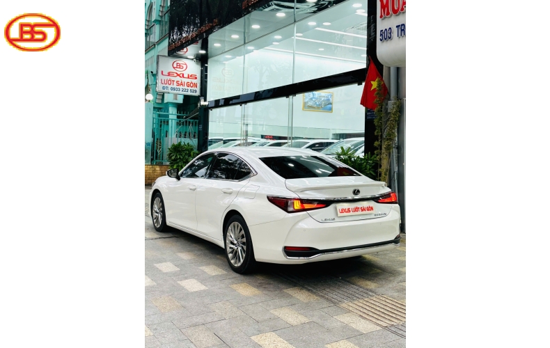 LEXUS ES300h 2023 odo 20.000km xe quá đẹp