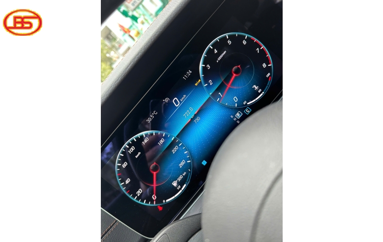 Mercedes-Benz E300 SX2023 XE MỚI 100%