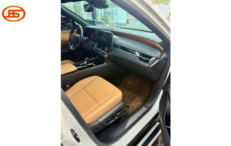 RX350 Trắng 2023 lướt 7.000km
