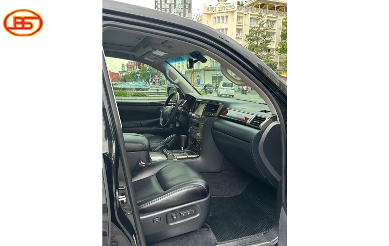 Lexus LX570 2013 siêu phẩm 72.000miles 