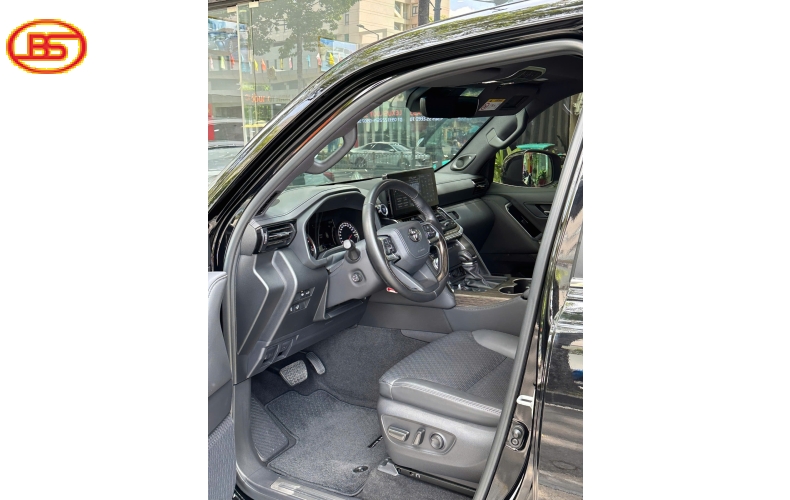 Siêu phẩm cập bến LC300 2024
