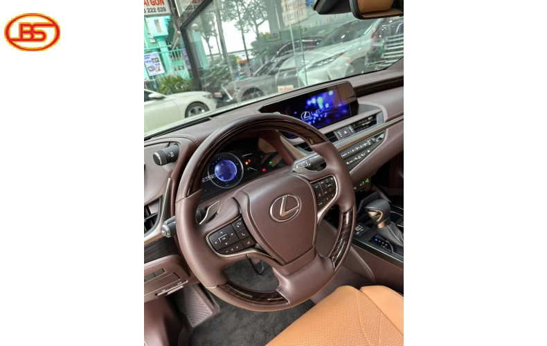 Lexus ES250 Trằng 2021 lướt 11.000km