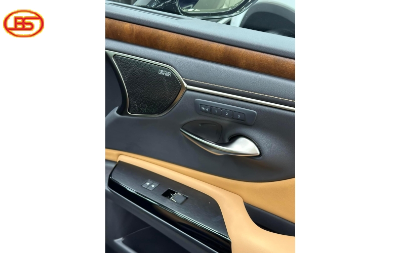 Lexus ES300H 2022 vàng cát siêu hiếm