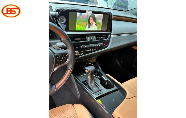 Lexus ES250 2022 siêu lướt 5.000km như mới