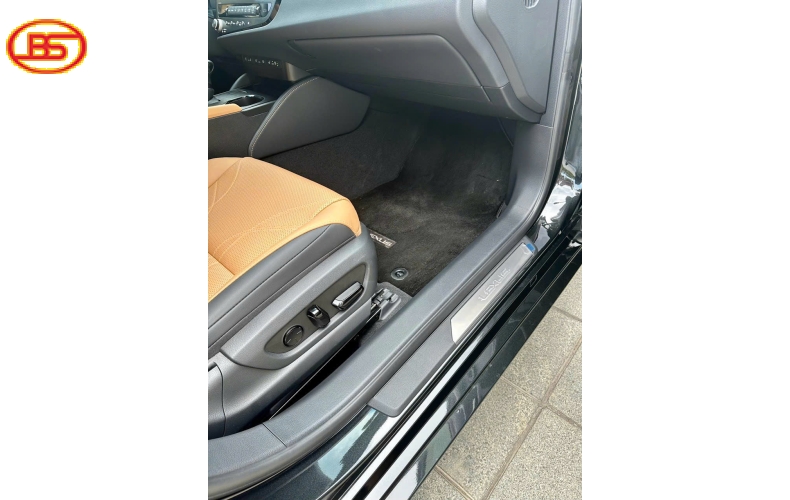 Lexus ES250 2022 Màu đen nội thất nâu da bò