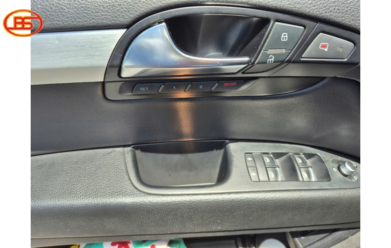 Audi Q7 2012 vừa cập bến
