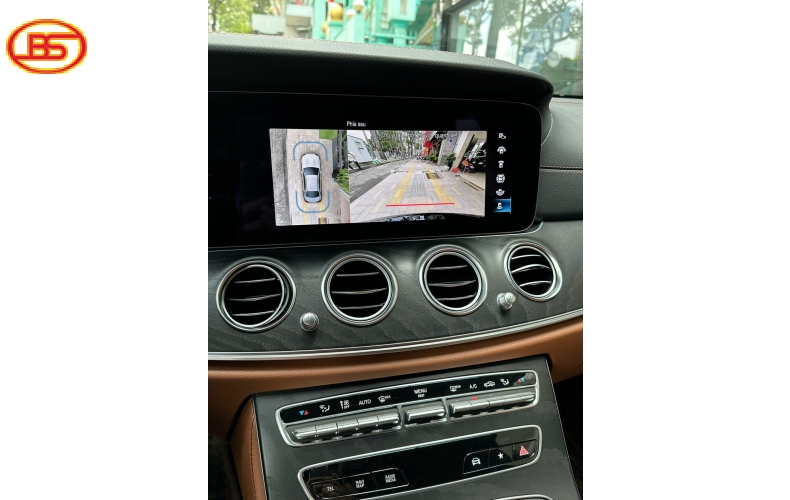Mercedes-Benz E300 SX2023 XE MỚI 100%