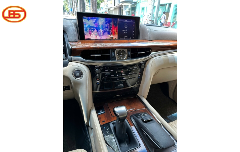 Siêu phẩm LX570 2015 đen 64.000km