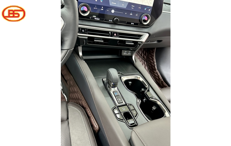 RX350(sản xuất 2023) bản Luxury siêu lướt 2700KM.