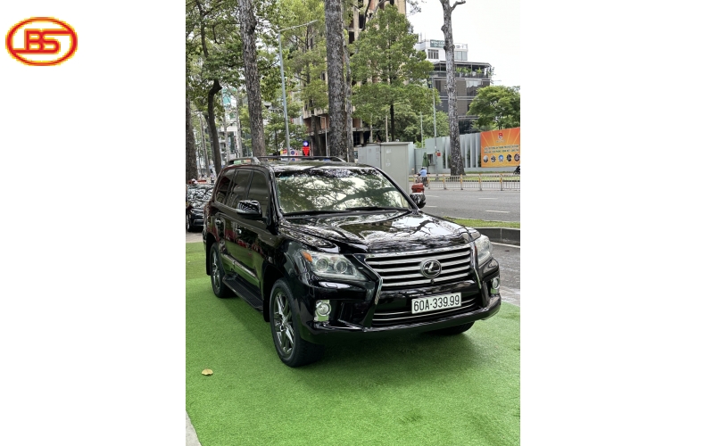 LX570 (sản xuất 2013) bản full (S) cao cấp nhất