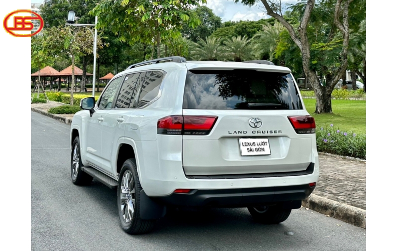 LANDCRUISER (LC 300) Xe đập thùng siêu chất