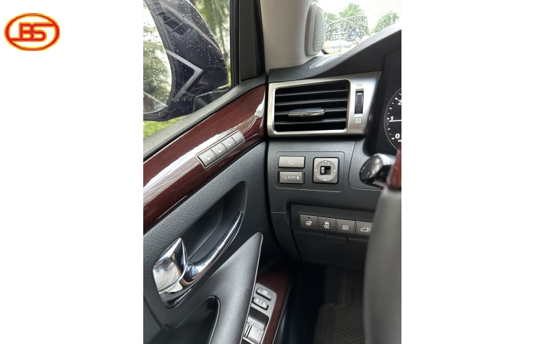 LX570 (sản xuất 2013) bản full (S) cao cấp nhất