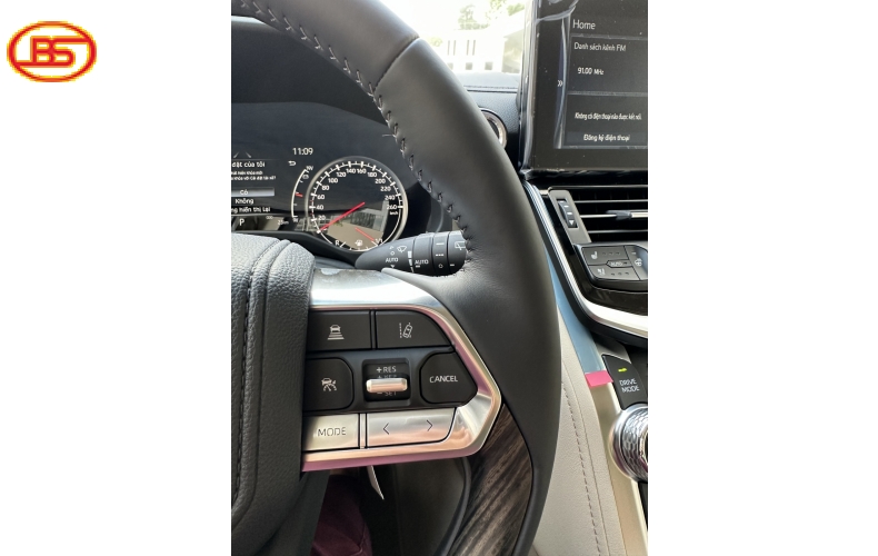 LANDCRUISER (LC 300) Xe đập thùng siêu chất