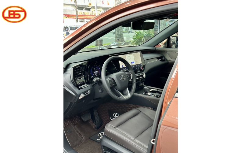 RX350(sản xuất 2023) bản Luxury siêu lướt 2700KM.