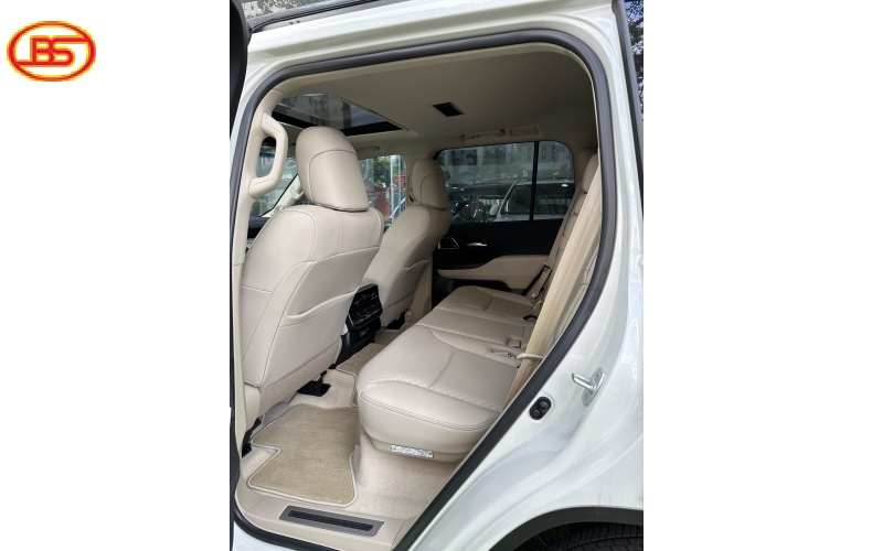 LANDCRUISER (LC 300) Xe đập thùng siêu chất