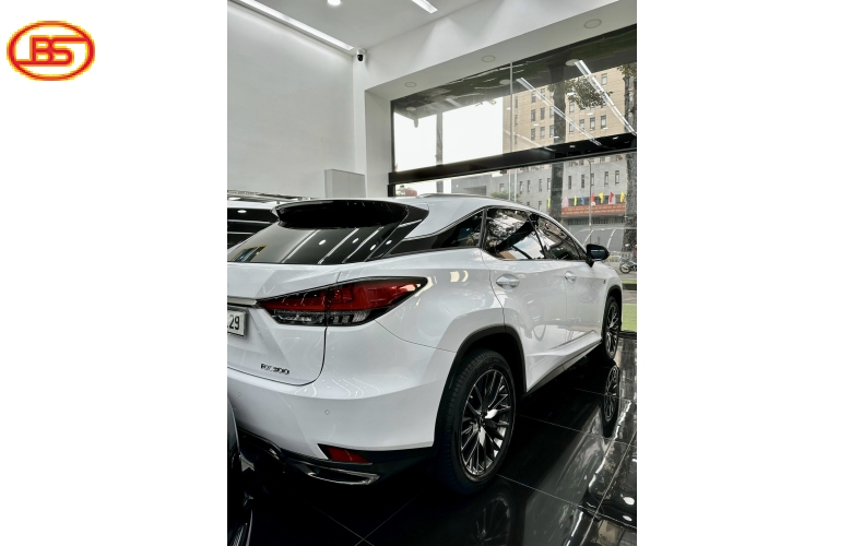 RX300 FSPORT ( Sản xuất 2022) mới nhất chỉ hơn 10 ngàn Km