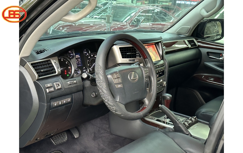 LX570 (sản xuất 2013) bản full (S) cao cấp nhất