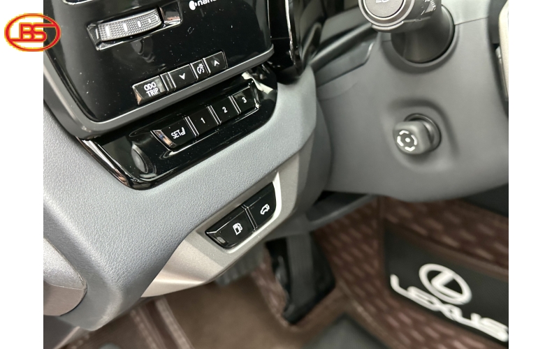 RX350(sản xuất 2023) bản Luxury siêu lướt 2700KM.