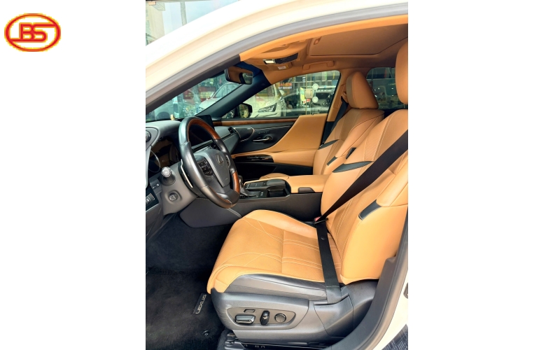 Lexus ES300H 2022 odo 61.000km trắng siêu tiết kiệm xăng