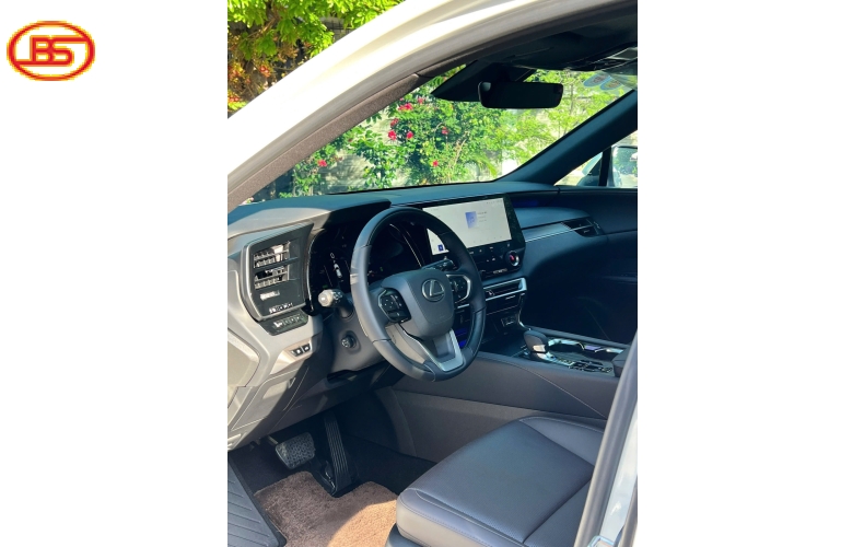 Lexus RX350H 2025 6.800km siêu lướt với màu trắng