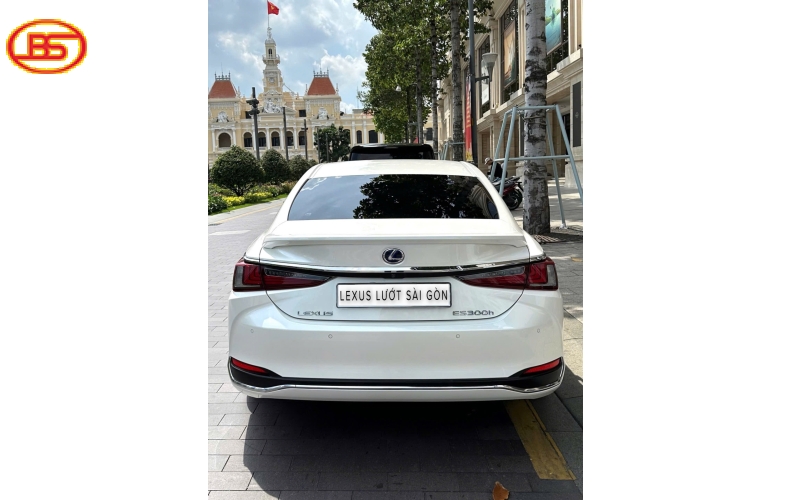 Lexus ES300H 2022 odo 61.000km trắng siêu tiết kiệm xăng
