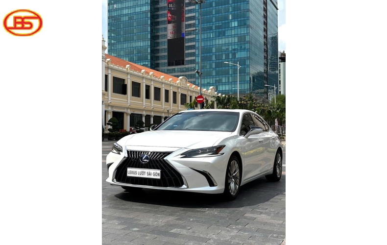 Lexus ES300H 2022 odo 61.000km trắng siêu tiết kiệm xăng