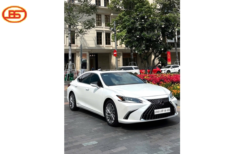 Lexus ES300H 2022 odo 61.000km trắng siêu tiết kiệm xăng