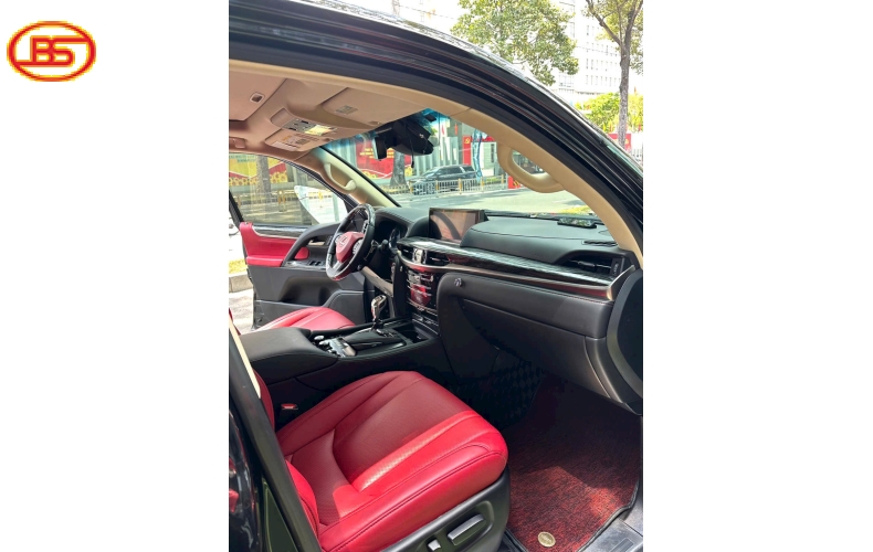 Siêu phẩm LX570 đen nhập mỹ 100.000miles