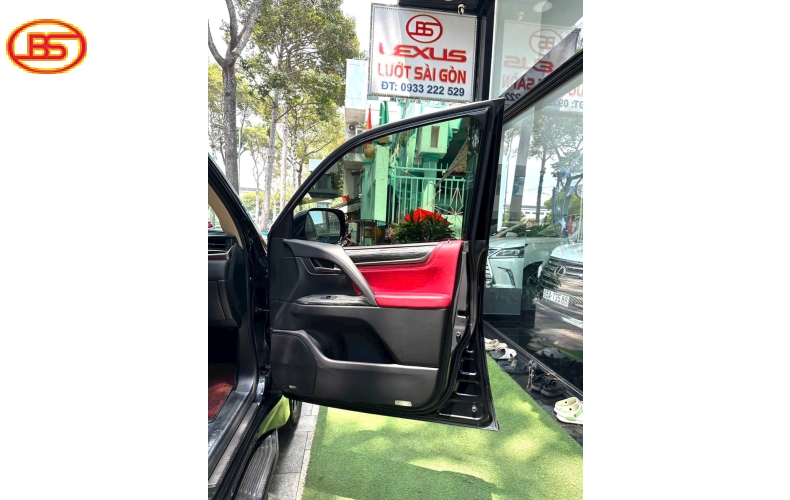 Siêu phẩm LX570 đen nhập mỹ 100.000miles