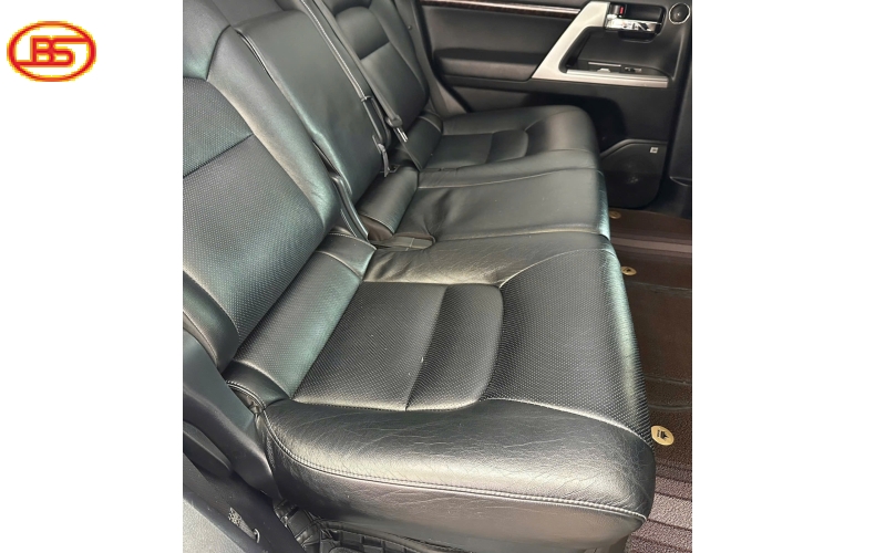 Siêu phẩm Toyota LandCruiser LC200 2014 với odo 180.000km