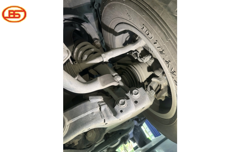 Siêu phẩm Toyota LandCruiser LC200 2014 với odo 180.000km