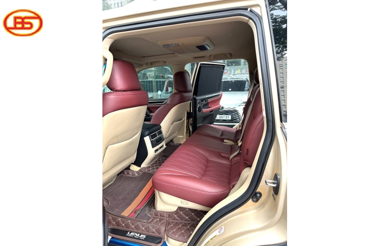 Lexus LX570 2009 vàng cát với odo 164.000 miles