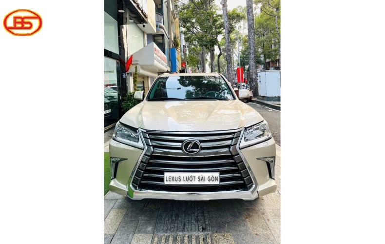 Siêu phẩm LX570 Vàng cát nhập hãng với odo 34.000km quá đẹp