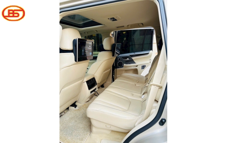 Siêu phẩm LX570 Vàng cát nhập hãng với odo 34.000km quá đẹp