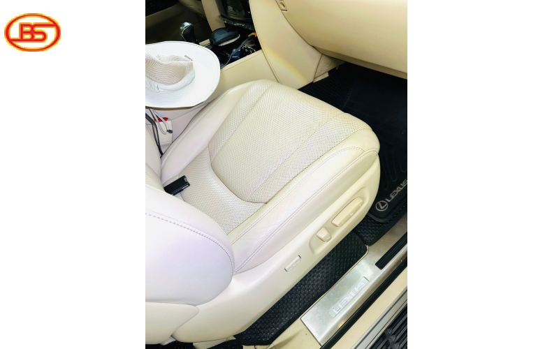 Siêu phẩm LX570 2016 màu Ghi Xám với odo 140.000km 