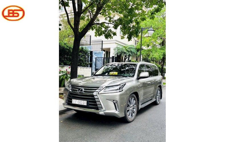 Siêu phẩm LX570 2016 màu Ghi Xám với odo 140.000km 