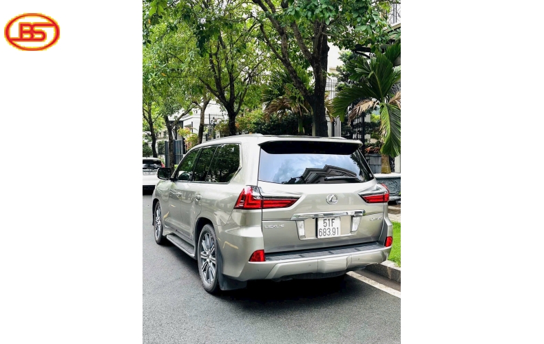 Siêu phẩm LX570 2016 màu Ghi Xám với odo 140.000km 