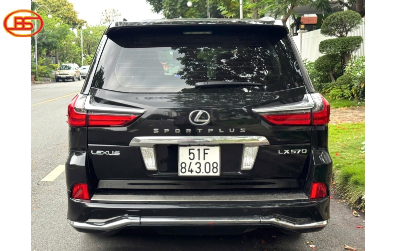 Siêu phẩm Trung Đông LX570 2016 lướt 40.000km quá lướt theo thời gian