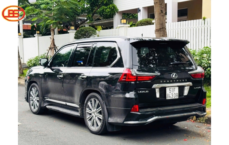 Siêu phẩm Trung Đông LX570 2016 lướt 40.000km quá lướt theo thời gian