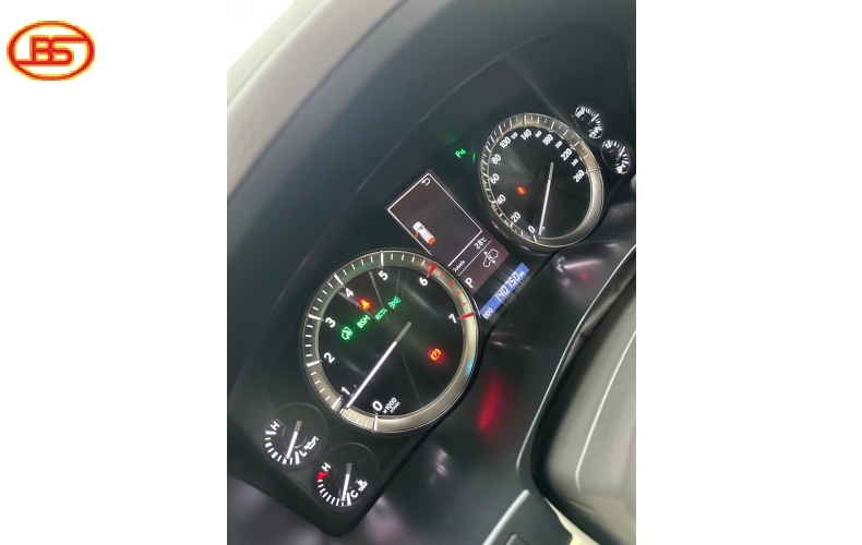Siêu phẩm LX570 2016 màu Ghi Xám với odo 140.000km 
