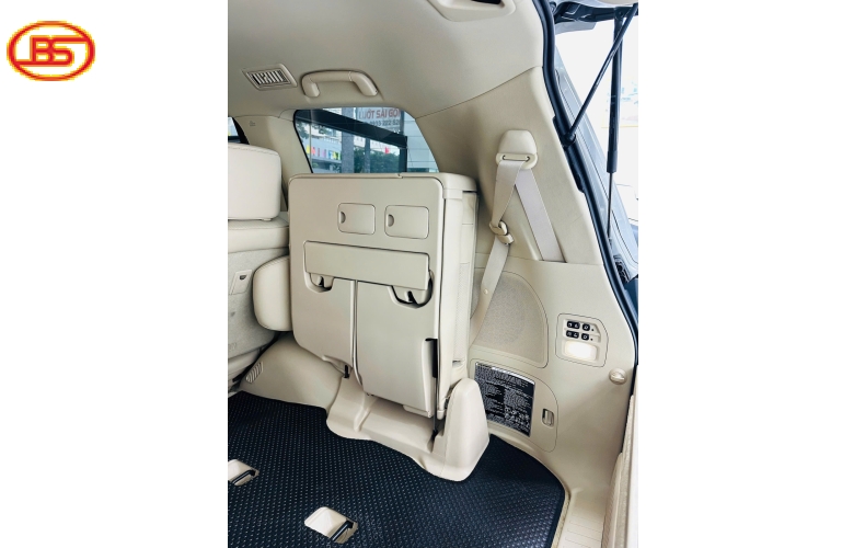 Siêu phẩm LX570 2016 màu Ghi Xám với odo 140.000km 