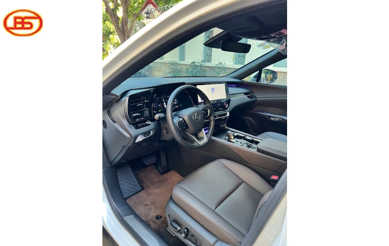 Siêu phẩm RX350H premium 2025 lướt 8.000km