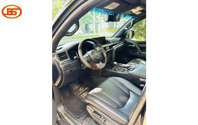 Siêu phẩm LX570 đen 2015 67.000km