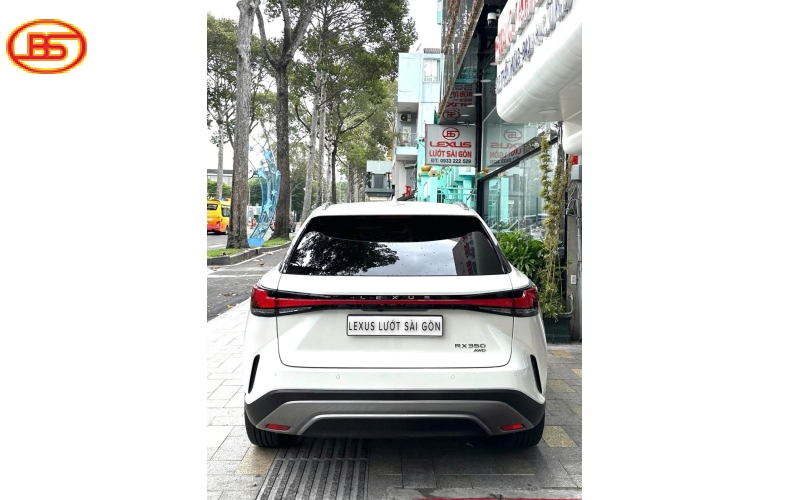 Siêu phẩm RX350 pre 2023 Trắng với odo 83.000km
