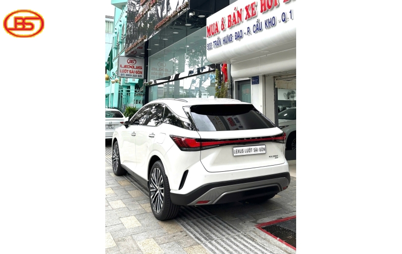 Siêu phẩm RX350 pre 2023 Trắng với odo 83.000km