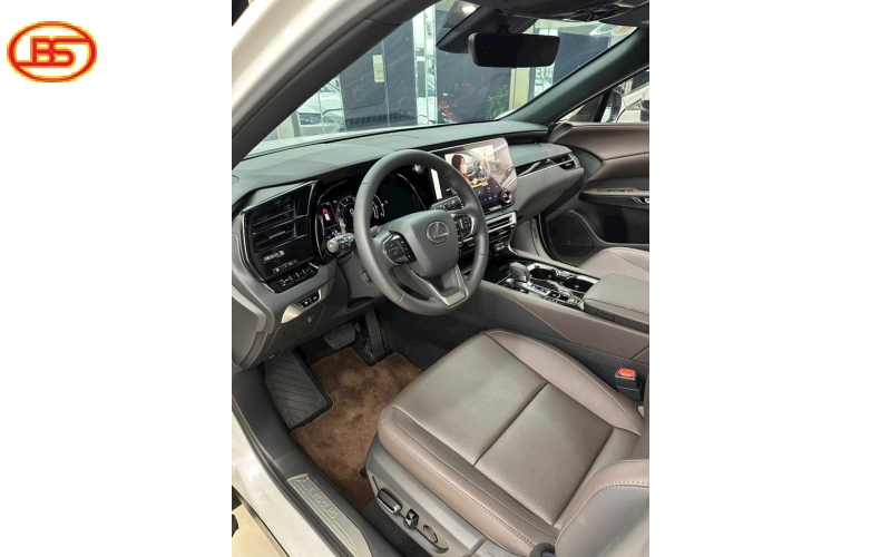 Siêu phẩm RX350 pre 2023 Trắng với odo 83.000km