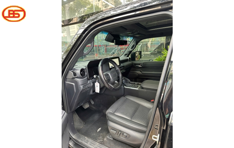 Toyota Land cruiser lc250 Đen với odo 17.000km