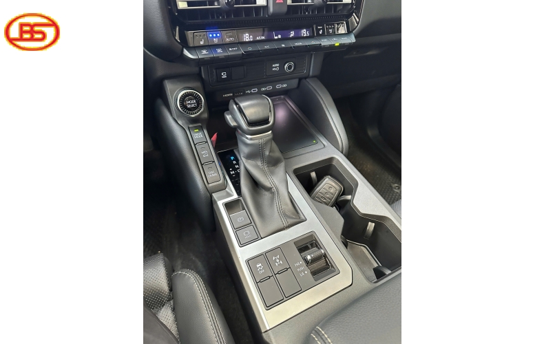 Toyota Land cruiser lc250 Đen với odo 17.000km
