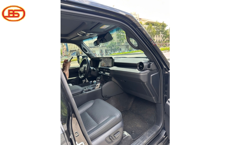 Toyota Land cruiser lc250 Đen với odo 17.000km