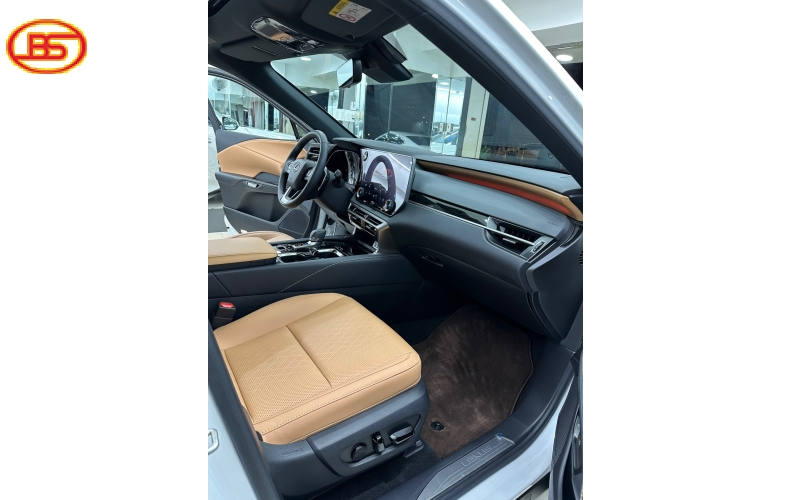 RX350 BẢN PREMIUM SX2023 ĐK2024 odo 1906km